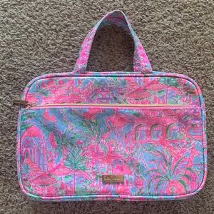 Lilly Pulitzer Makeup Case Spotted on Worth Bali Blue